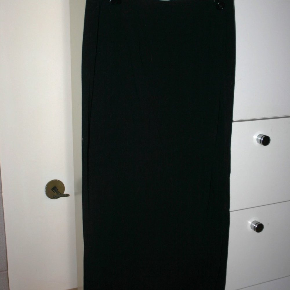 ANN TAYLOR Black 100 % Wool Wrap Skirt Fully Lined Size 8 Opening on Left Leg